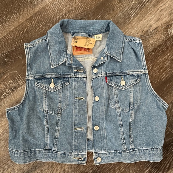 Levi's Light Blue Denim Crop Vest NWT - Picture 2 of 5